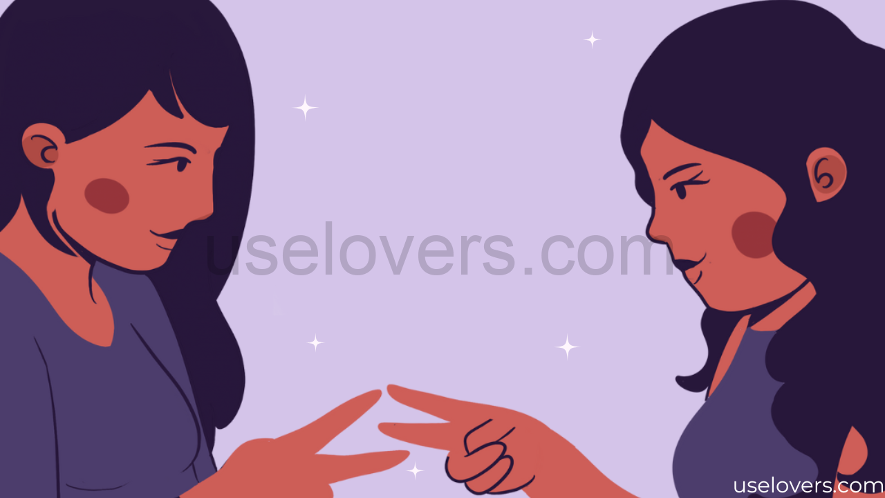 Duas mulheres se olhando e fazendo o geto de tesoura com as mãos