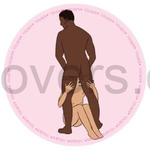 Ilustração da posição sexual Oral Slave com uma pessoa de costas recebendo estímulo oral enquanto a outra, sentada à frente, a segura pelas pernas.