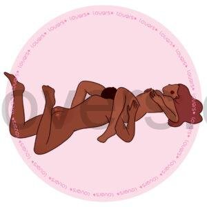 Ilustração da posição sexual Imersão com mulher deitada de barriga para cima e joelhos flexionados enquanto parceiro realiza estímulo oral.