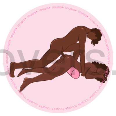 Ilustração da posição sexual Rampa, em que a mulher está de bruços com um travesseiro apoiando o quadril, enquanto o homem fica por cima com um joelho dobrado e a outra perna esticada, apoiando um dos braços no chão durante a penetração.