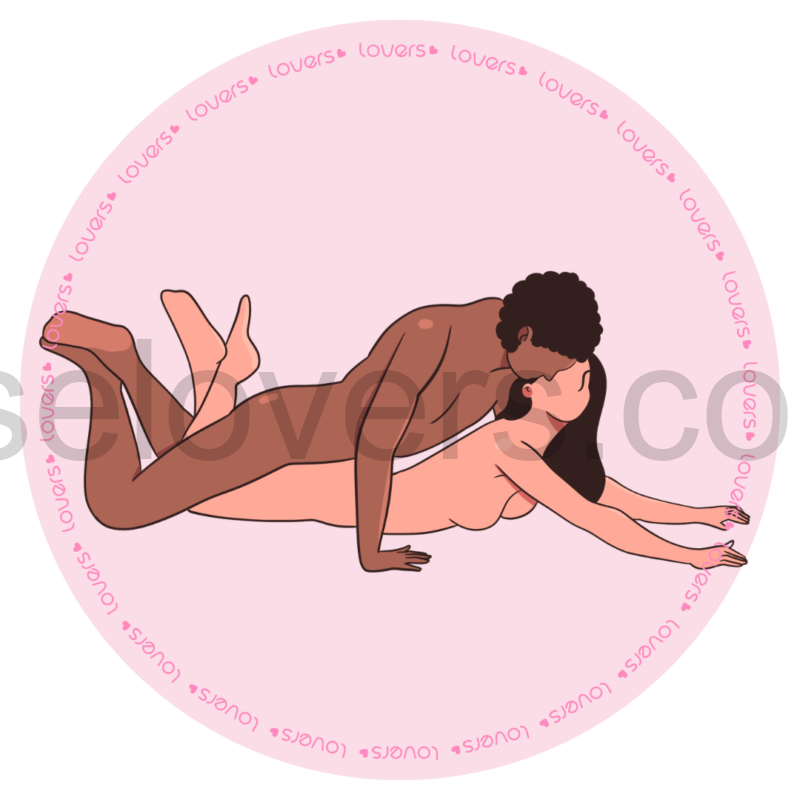 Ilustração da posição sexual Faísca com mulher deitada de bruços, braços esticados e pernas levantadas, enquanto o homem está deitado por cima dela.