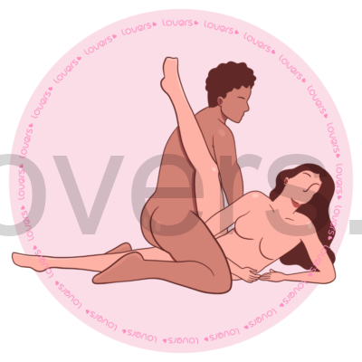 Ilustração da posição sexual Meia Lua: casal em posição lateral inclinada, com uma pessoa deitada de lado e a outra encaixada em diagonal por trás, enquanto uma das pernas fica elevada criando o formato de meia lua.
